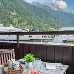 With Mountain View Parking * シャモニー