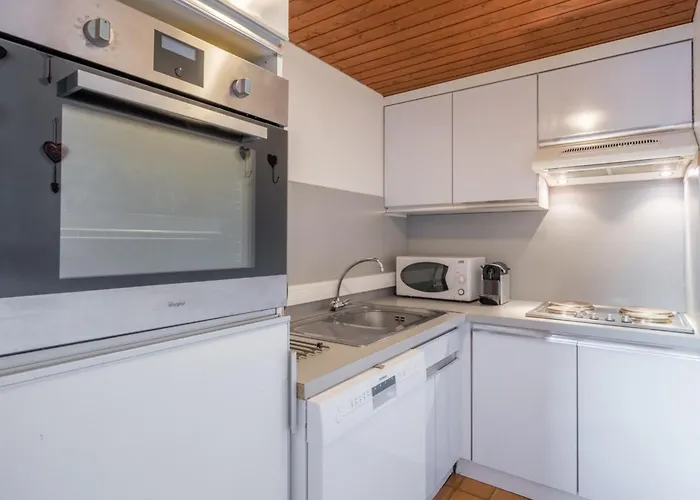 Charming With Mountain View Apartment